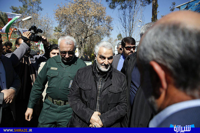 رونمایی از مقبره یادمان سردار اسکندری توسط سردار سلیمانی در گلزار شهدا