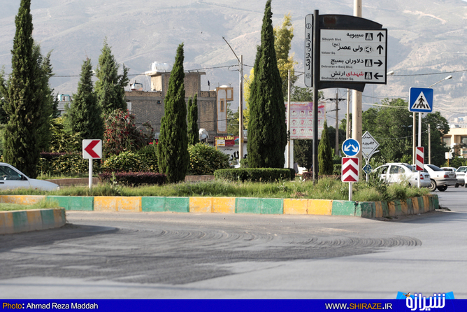 میدان 12 فروردین 