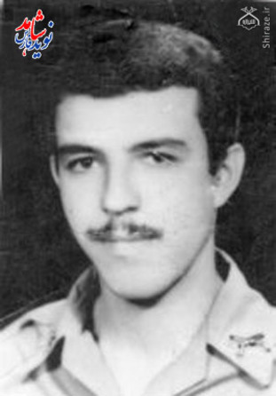 شهید صمد معتضديان متولد : 10/6/1340 شهادت : 18/2/1361 خرمشهر از همگى ميخواهم كه هر چه باشيد ، بى تفاوت نباشيد چون به نظر من بى تفاوتى دروازه نفاق است سعى كنيم نفاق را از خود دور كنيم.

