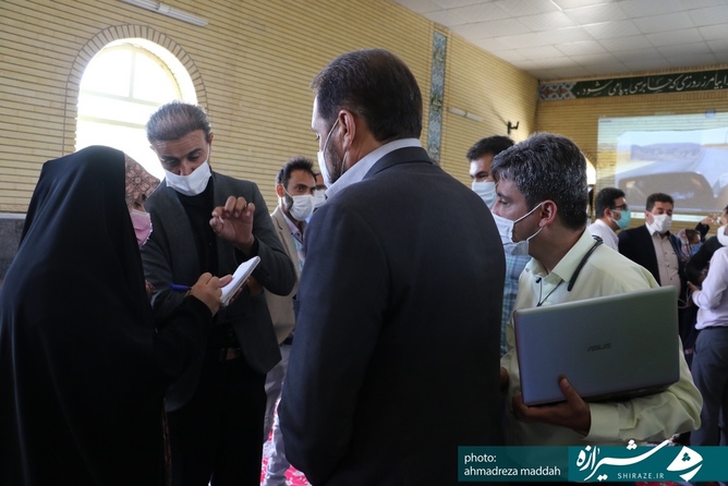 حضور خبرنگاران و عکاسان خبری و اعضاهای شورای اسلامی روستاهای اطراف در مسجد روستای « ایور » منطقه سیاخ دارنگون حضور خبرنگاران و عکاسان خبری و اعضاهای شورای اسلامی روستاهای اطراف در مسجد روستای « ایور » منطقه سیاخ دارنگون