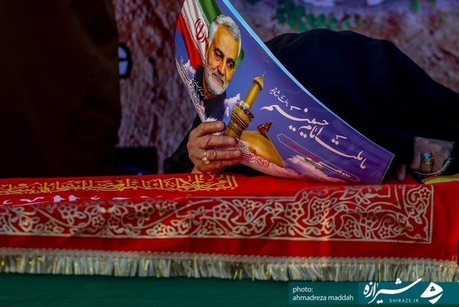 در مراسم سوگواری سالروز شهادت حاج قاسم با سخنرانی فرمانده لشکر عملیاتی ۱۹فجر 