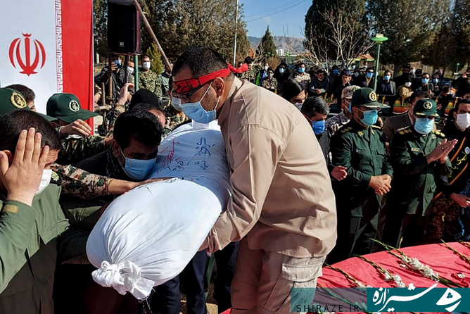 تشییع و تدفین شهید گمنام دفاع مقدس در دانشگاه آزاد  آبا‌ده 