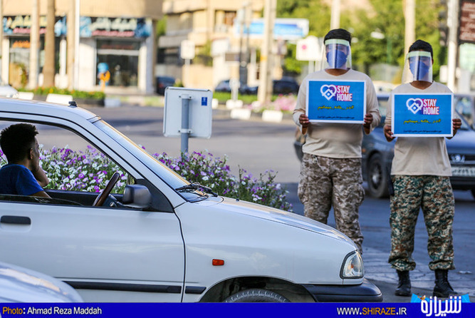 آغاز پویش «من ماسک می زنم» توسط گروه های جهادی بسیجی در شیراز(عکس: احمدرضا مداح)