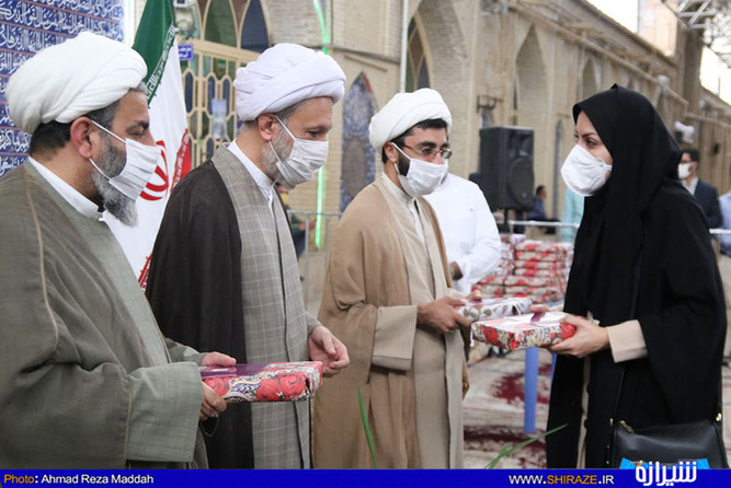تجلیل از جهادگران عرصه مبارزه با کرونا در شیراز(عکس: احمدرضا مداح)