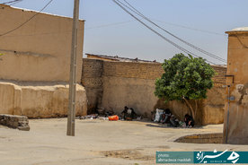 کوچه عباسی منتهی به حرم سید تاج الدین غریب(ع)