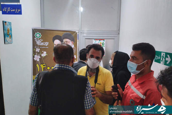 بدلیل نبود فضای کافی در مراسم افتتاحیه از حضورعکاسان  خبری جلوگیری شد 