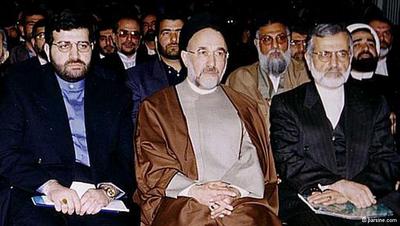 سید علینقی خرازی معروف به کمال خرازی ششمین وزیرامورخارجه ایران بود. وی دو دوره در دولتهای اول و دوم محمد خاتمی این سمت را عهدهدار شد. خرازی دکترای مدیریت آموزشی از دانشگاه هیوستون دارد. وی که مدرک کارشناسی ارشد علوم تربیتی را سال ۱۳۵۱ اخذ کرد، پس از انقلاب مدیرعامل کانون پرورش فکری کودکان و نوجوانان بود. سید علینقی خرازی معروف به کمال خرازی ششمین وزیرامورخارجه ایران بود. وی دو دوره در دولتهای اول و دوم محمد خاتمی این سمت را عهدهدار شد. خرازی دکترای مدیریت آموزشی از دانشگاه هیوستون دارد. وی که مدرک کارشناسی ارشد علوم تربیتی را سال ۱۳۵۱ اخذ کرد، پس از انقلاب مدیرعامل کانون پرورش فکری کودکان و نوجوانان بود.