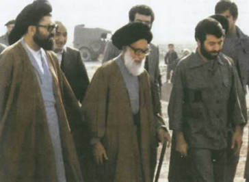 شهید دستغیب در جبهه