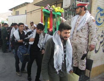 اعزام دانش آموزان سروستانی به مناطق عملیاتی جنوب