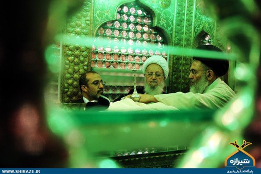 غبارروبی حرم حضرت احمد بن موسی (ع)