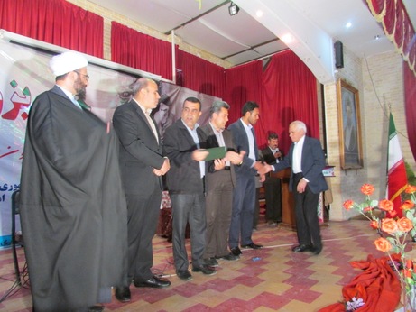تجلیل از 30 نخبه علمی_فرهنگی شهرستان سروستان