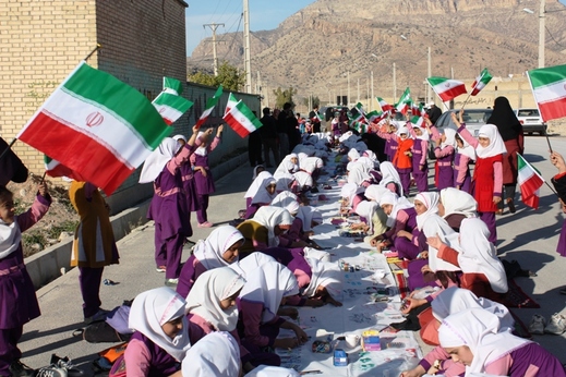 همایش نقاشی همگانی با موضوع انقلاب و دهه فجر در نورآباد