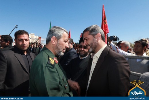 القاصی مهر و سردار غیب پرور در مراسم تدفین شهدای گمنام