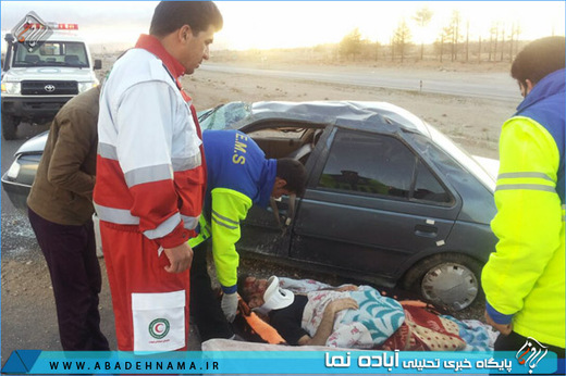 واژگونی خودرو پژو در محور حادثه خیز آباده