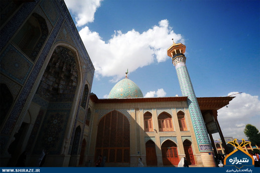 آیین تعویض پرچم گنبد حرم شاهچراغ (ع)
