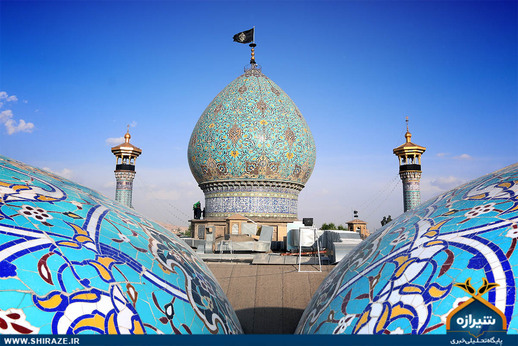 آیین تعویض پرچم گنبد حرم شاهچراغ (ع)