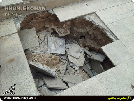 حادثه در مسکن مهر خنج، زمین فرو نشست