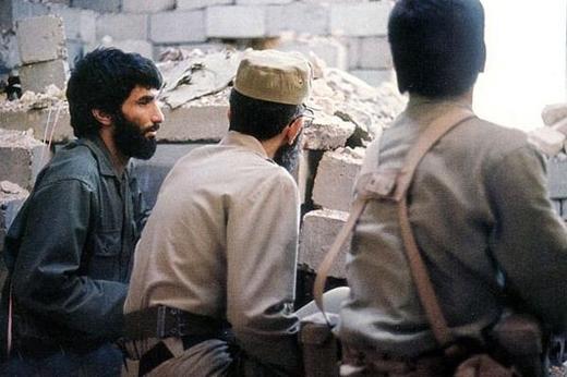 رهبر انقلاب در کنار شهید محمد جهان‌آرا