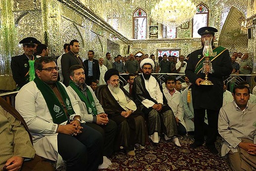 غبارروبی ضریح مطهر شاهچراغ(ع)