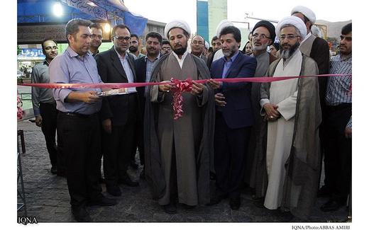 افتتاح نمایشگاه قرآنی در دهه نور و رحمت در شیراز