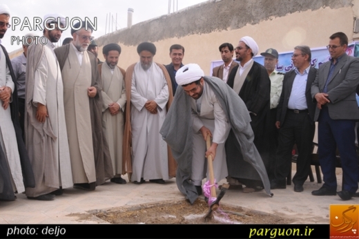 کلنگ ساخت حوزه علمیه امام صادق (ع) قیروکارزین به زمین زده شد