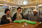 تشرف حجت الاسلام خاتمی به حرم مطهر سید علاءالدین حسین(ع)