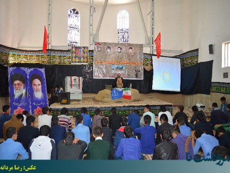 یادواره شهدای دانش آموزی همسنگران مدرسه در مرودشت
