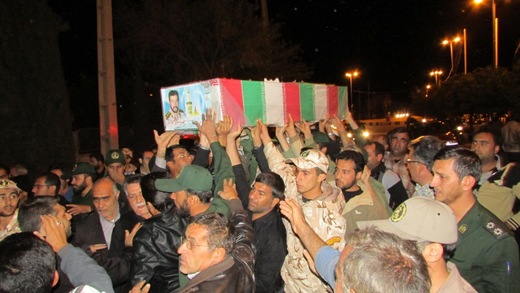 استقبال شبانه سروستانی ها از دو شهید مدافع حرم
