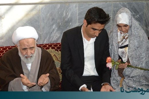 قرائت خطبه عقد دختر و پسر مرودشتی توسط حجت الاسلام راشد یزدی