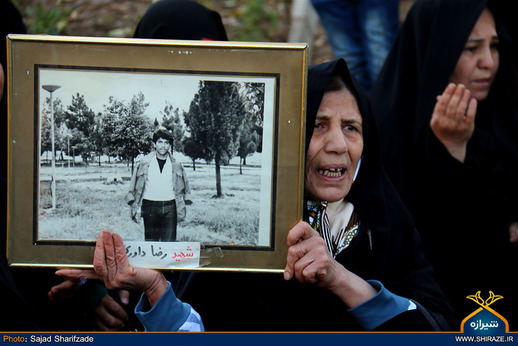 حضور مادران شهدا در مراسم تشییع