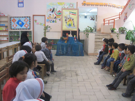 ایستگاه کاردستی و نقاشی در فیروزآباد