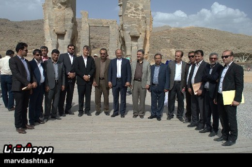 بازدید منتخبین مردم فارس در مجلس دهم از تخت جمشید