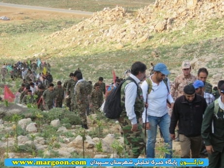 صعود بسیجیان شهرستان سپیدان به قله برم فیروز