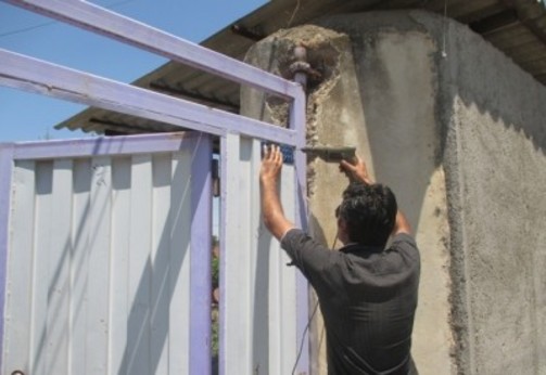 
نصب پلاک های کدپستی اماکن در سروستان
