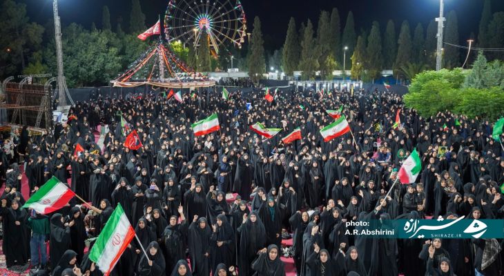 اجتماع عزاداران حسینی در سومین شب محرم شیراز