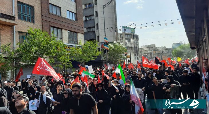 گوشه‌ای از بدرقه تاریخی امام امت در تهران